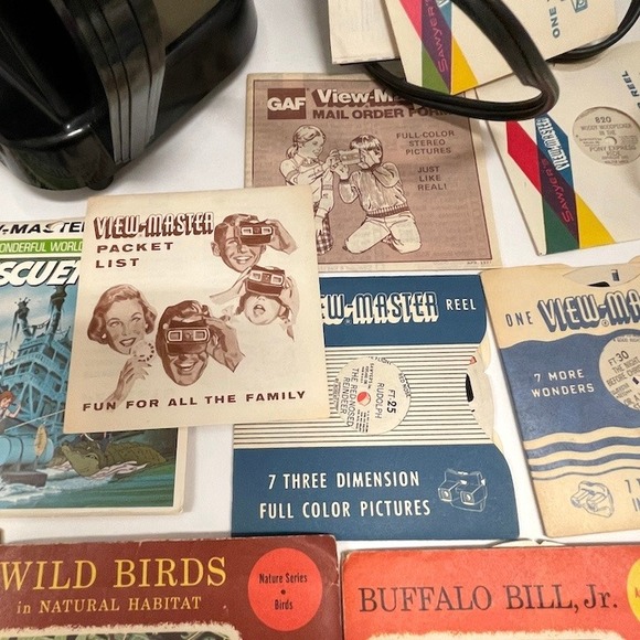 Vintage View Master Junior Electric with Over 40 Reels - Picture 5 of 8